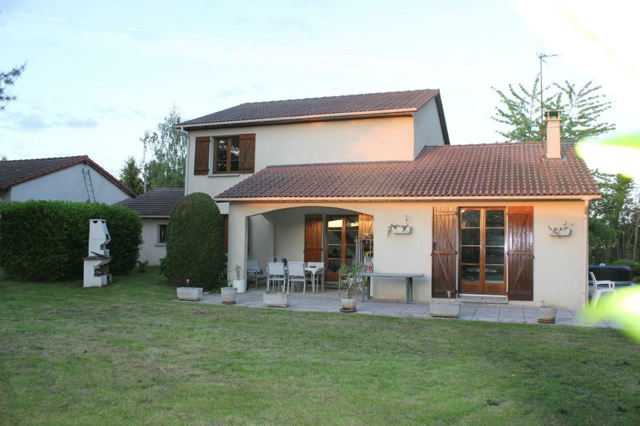 Tramoyes Les Ecureuils Bed & Breakfast エクステリア 写真